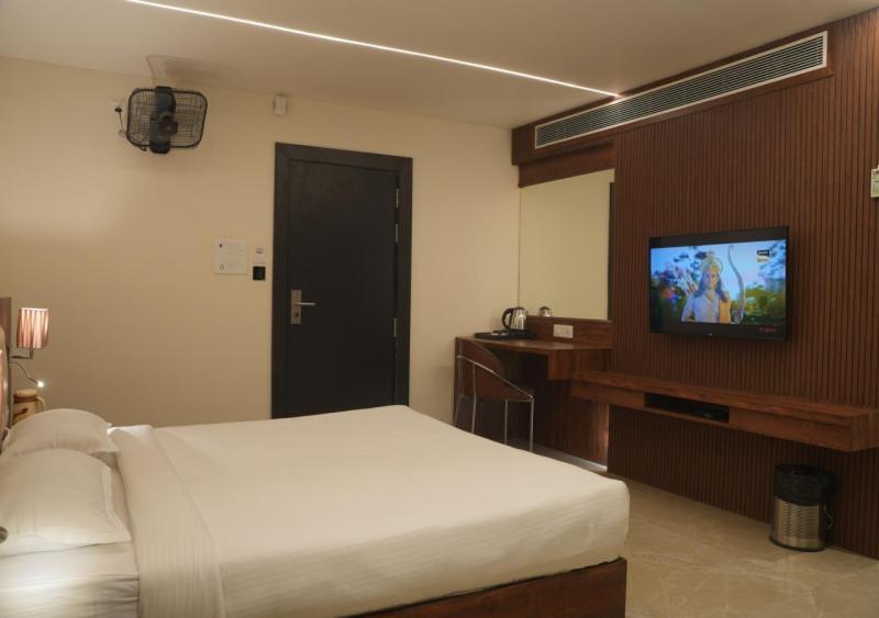 Hotel Jk Celebration Джабалпур Екстериор снимка